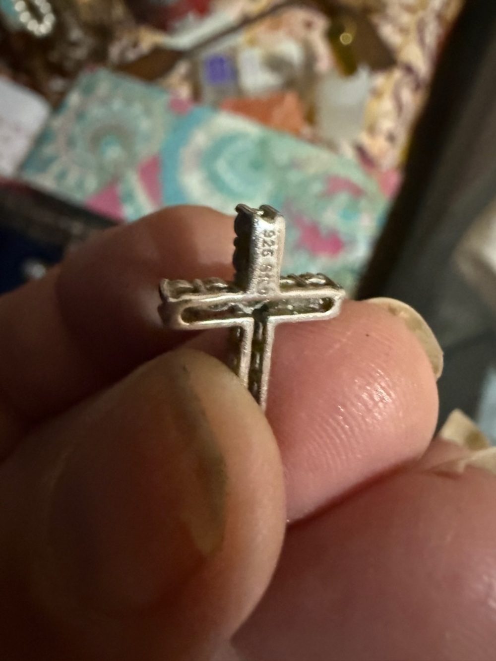 Sterling Silver diamond Cross Pendant - White - Picture 5 of 9